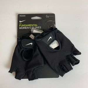 Nike Fundamental Womans Training Gloves